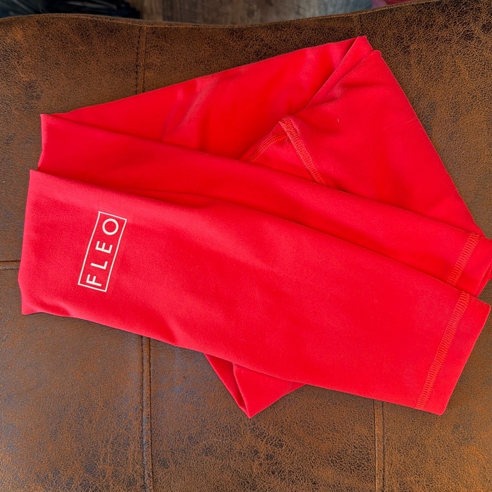 Brand New with tag Fleo Bounce Leggings 25” size small